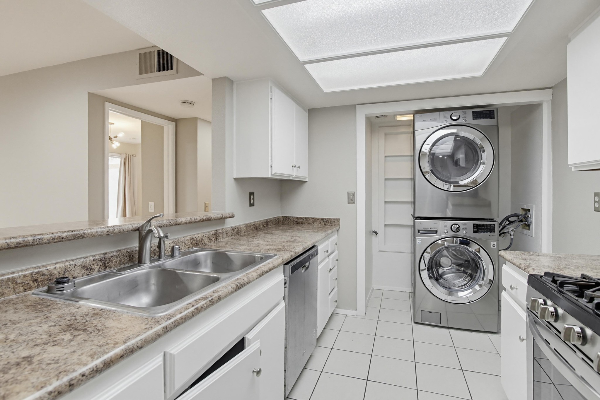 Virtual tour photo 16 of 45 for 9439 Fairgrove Ln UNIT 102