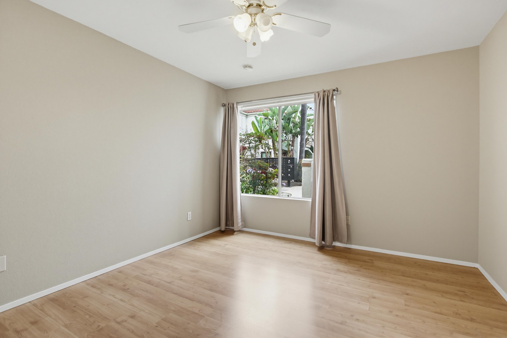 Virtual tour photo 20 of 45 for 9439 Fairgrove Ln UNIT 102