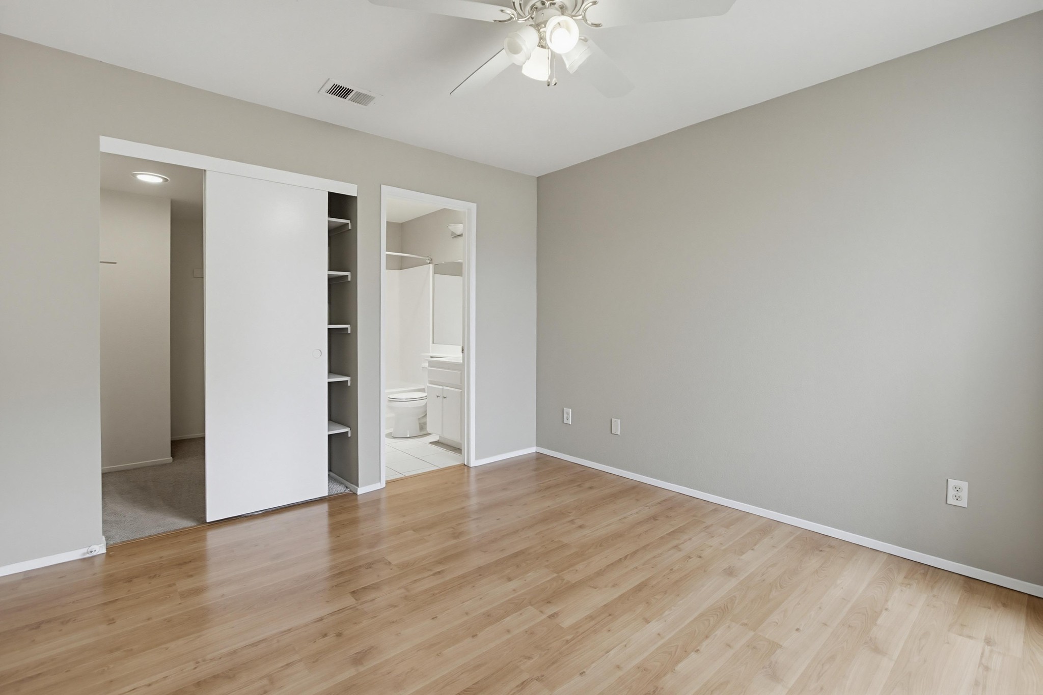 Virtual tour photo 22 of 45 for 9439 Fairgrove Ln UNIT 102