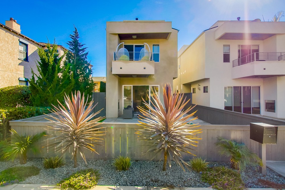 Virtual tour photo 1 of 78 for 945 Law St