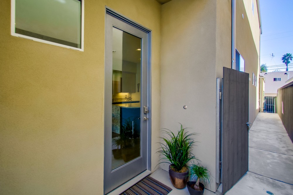 Virtual tour photo 11 of 78 for 945 Law St