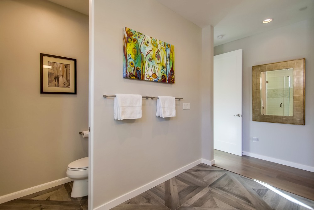 Virtual tour photo 34 of 78 for 945 Law St