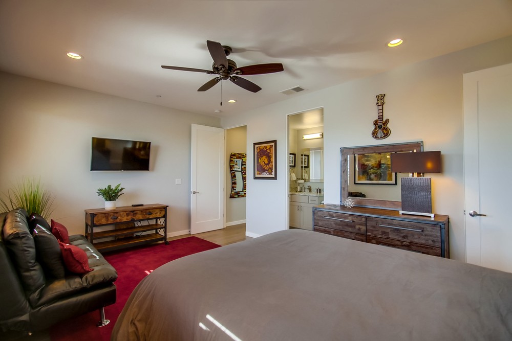 Virtual tour photo 40 of 78 for 945 Law St