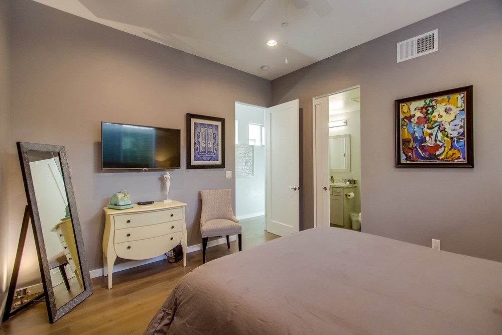 Virtual tour photo 48 of 78 for 945 Law St