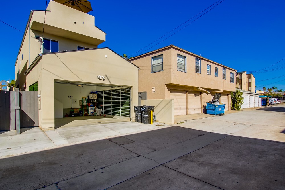 Virtual tour photo 76 of 78 for 945 Law St