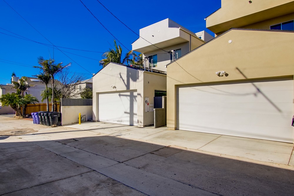 Virtual tour photo 77 of 78 for 945 Law St