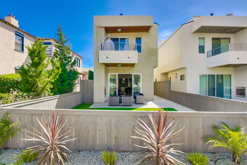 Virtual tour photo 1 of 59 for 945 Law St