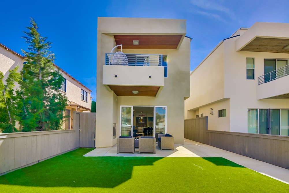 Virtual tour photo 6 of 59 for 945 Law St