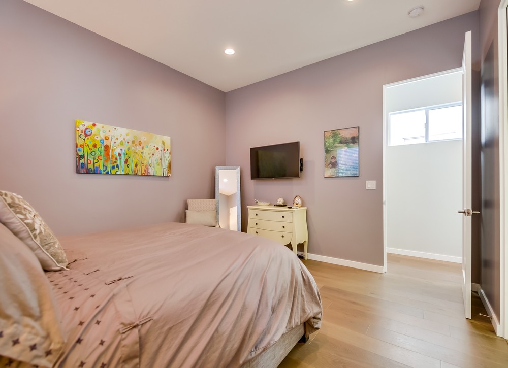 Virtual tour photo 25 of 59 for 945 Law St