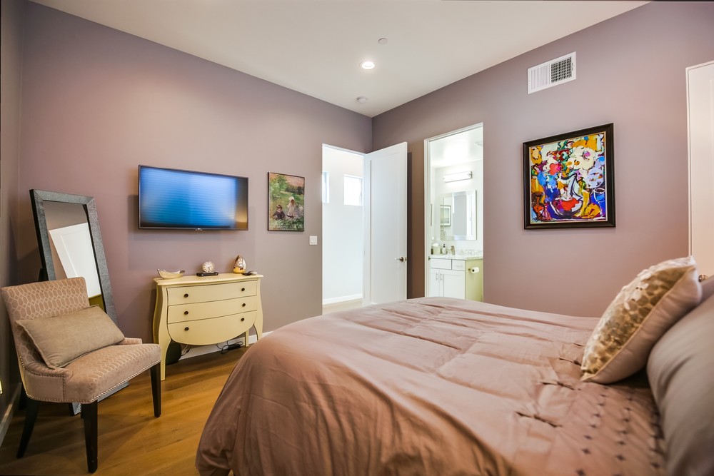 Virtual tour photo 26 of 59 for 945 Law St