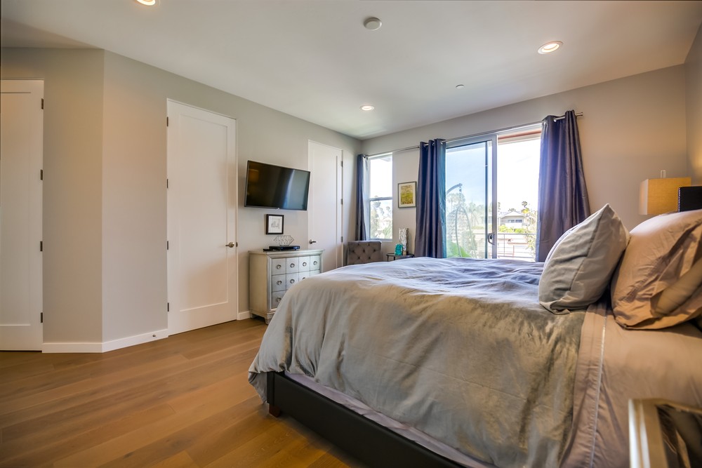 Virtual tour photo 32 of 59 for 945 Law St