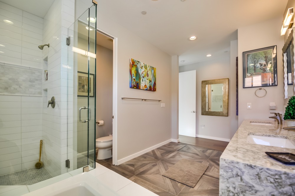 Virtual tour photo 37 of 59 for 945 Law St