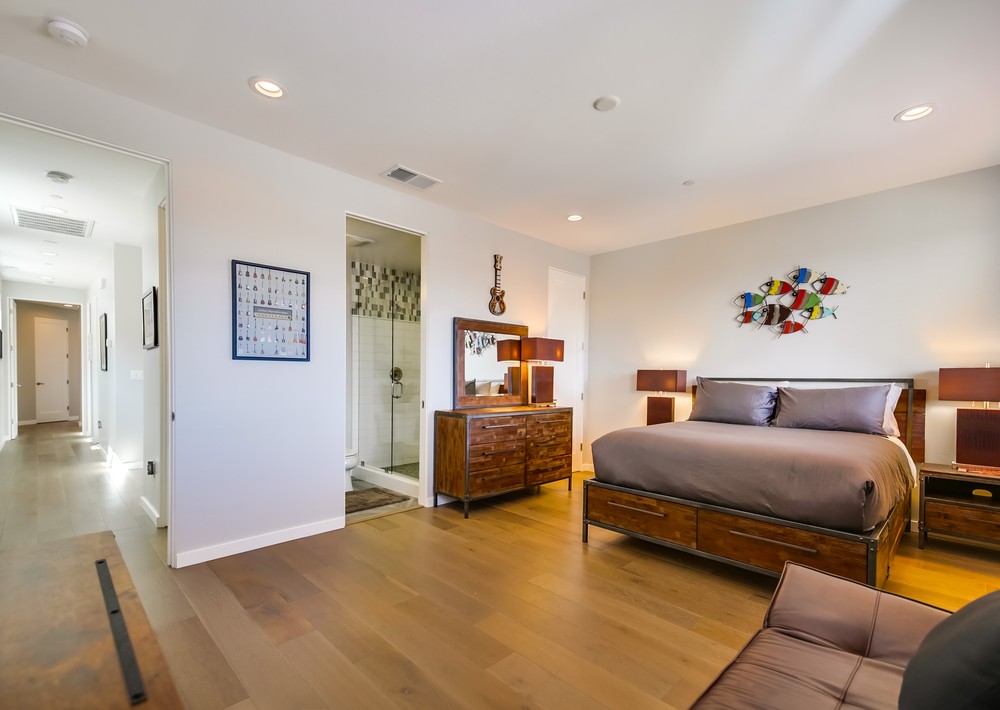 Virtual tour photo 40 of 59 for 945 Law St