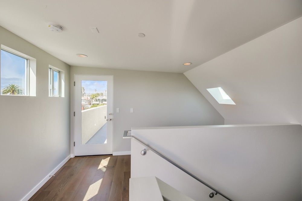Virtual tour photo 46 of 59 for 945 Law St