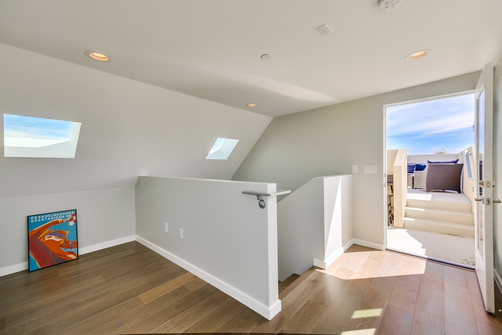 Virtual tour photo 47 of 59 for 945 Law St