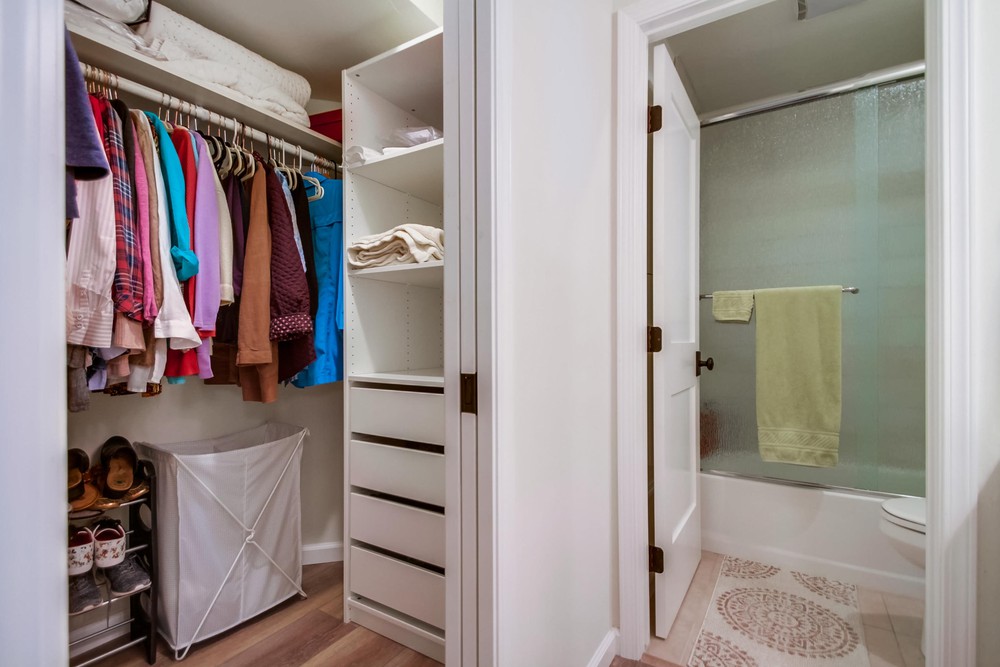 Virtual tour photo 28 of 47 for 9459 Fairgrove Ln UNIT 105