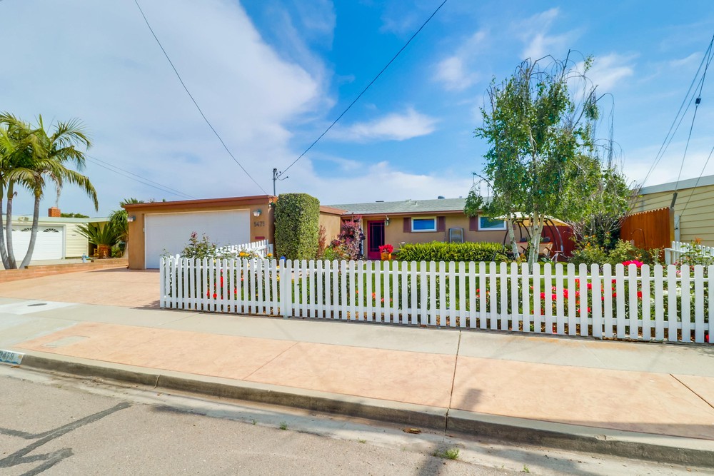 Virtual tour photo 1 of 76 for 9479 Yolanda Ave