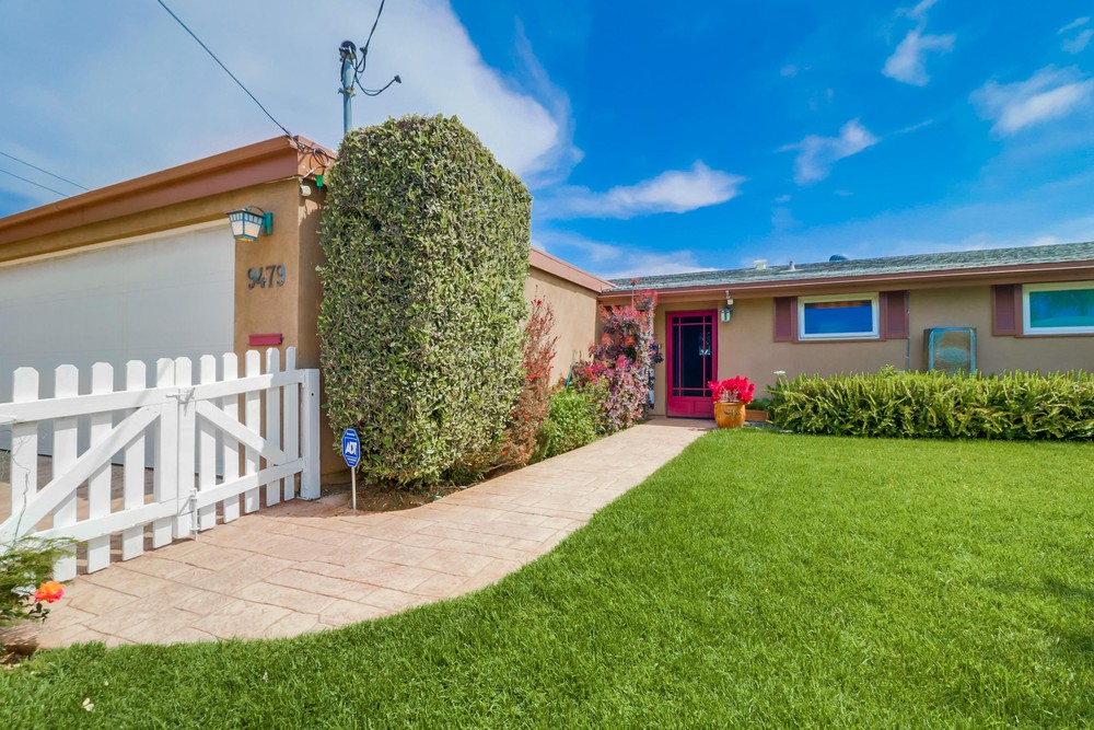 Virtual tour photo 7 of 76 for 9479 Yolanda Ave
