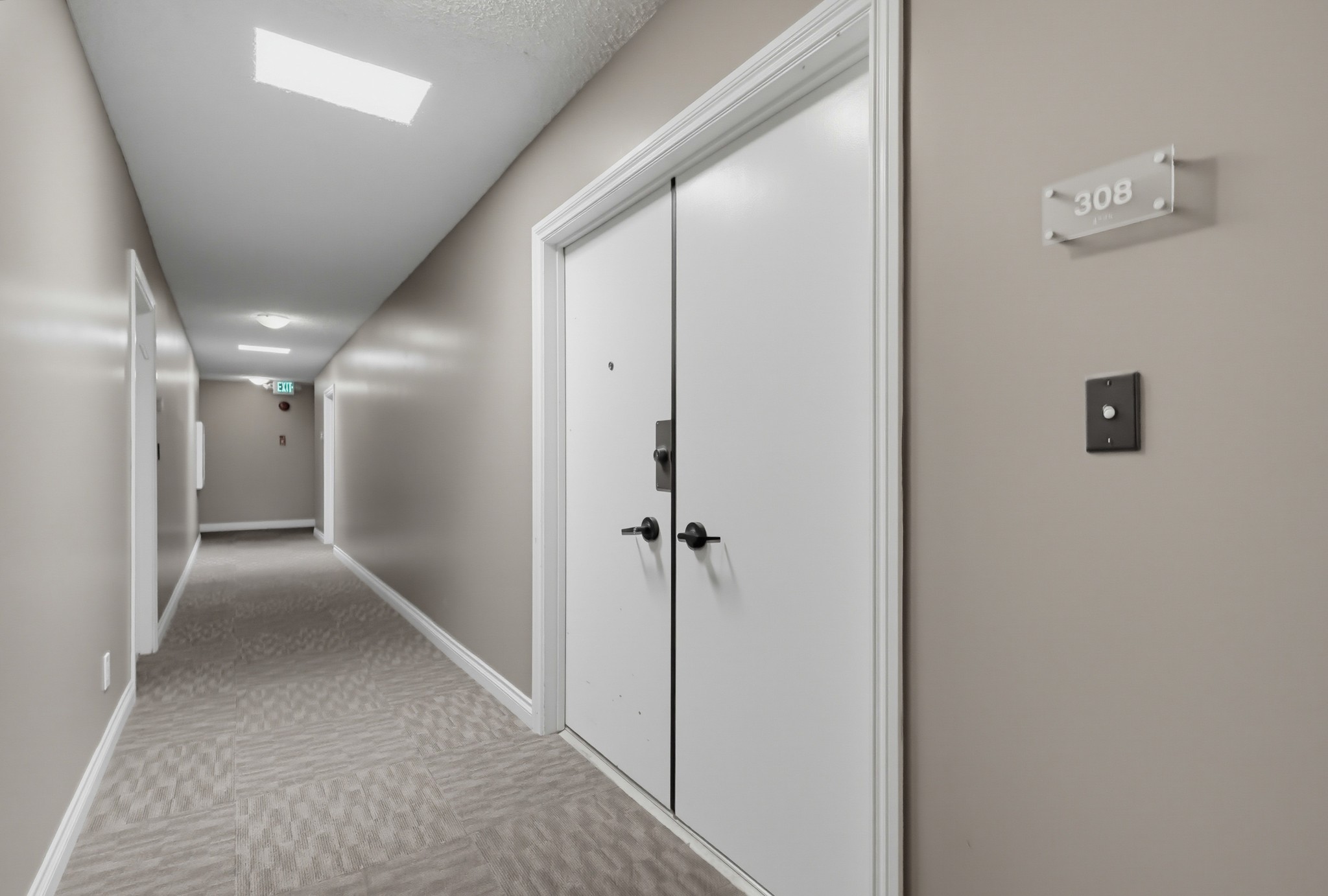 Virtual tour photo 8 of 62 for 949 Kings Rd Apt 308
