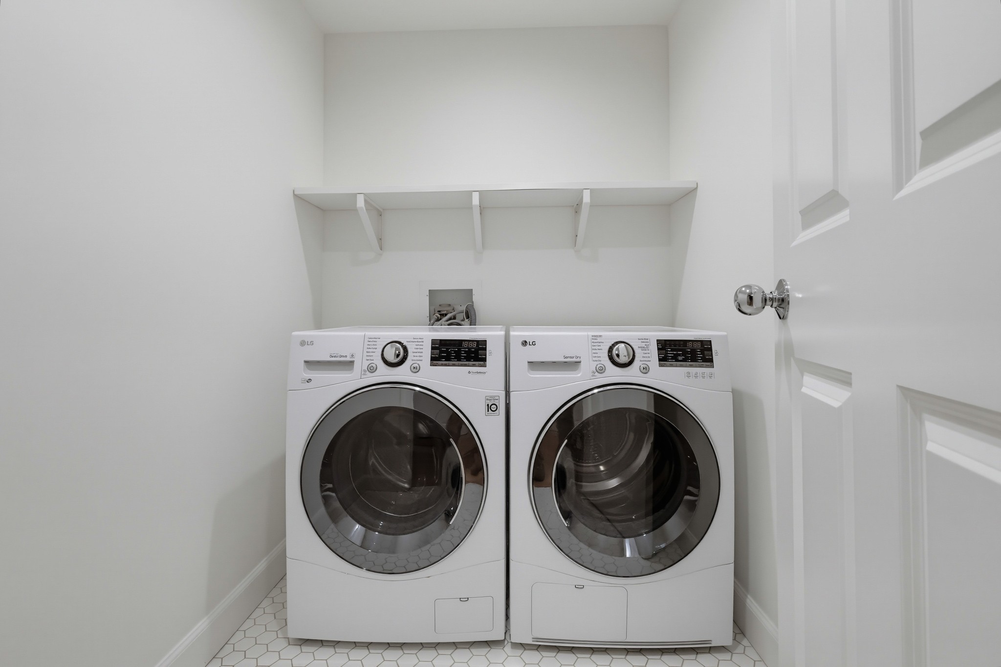 Virtual tour photo 26 of 62 for 949 Kings Rd Apt 308