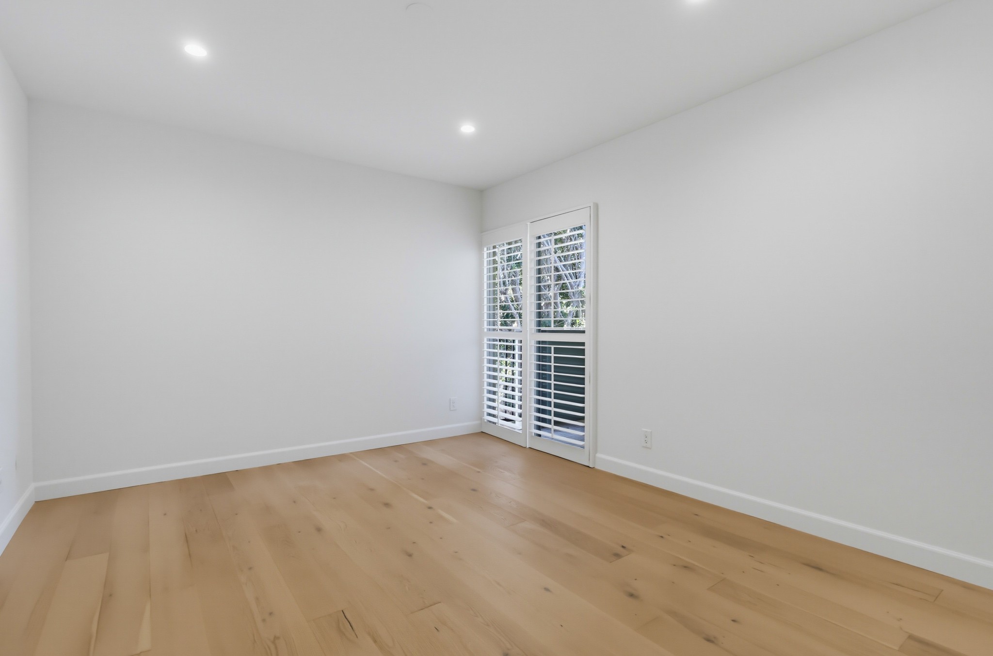 Virtual tour photo 37 of 62 for 949 Kings Rd Apt 308