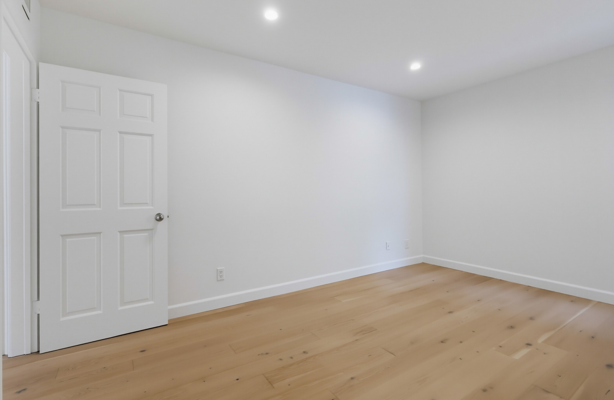 Virtual tour photo 39 of 62 for 949 Kings Rd Apt 308