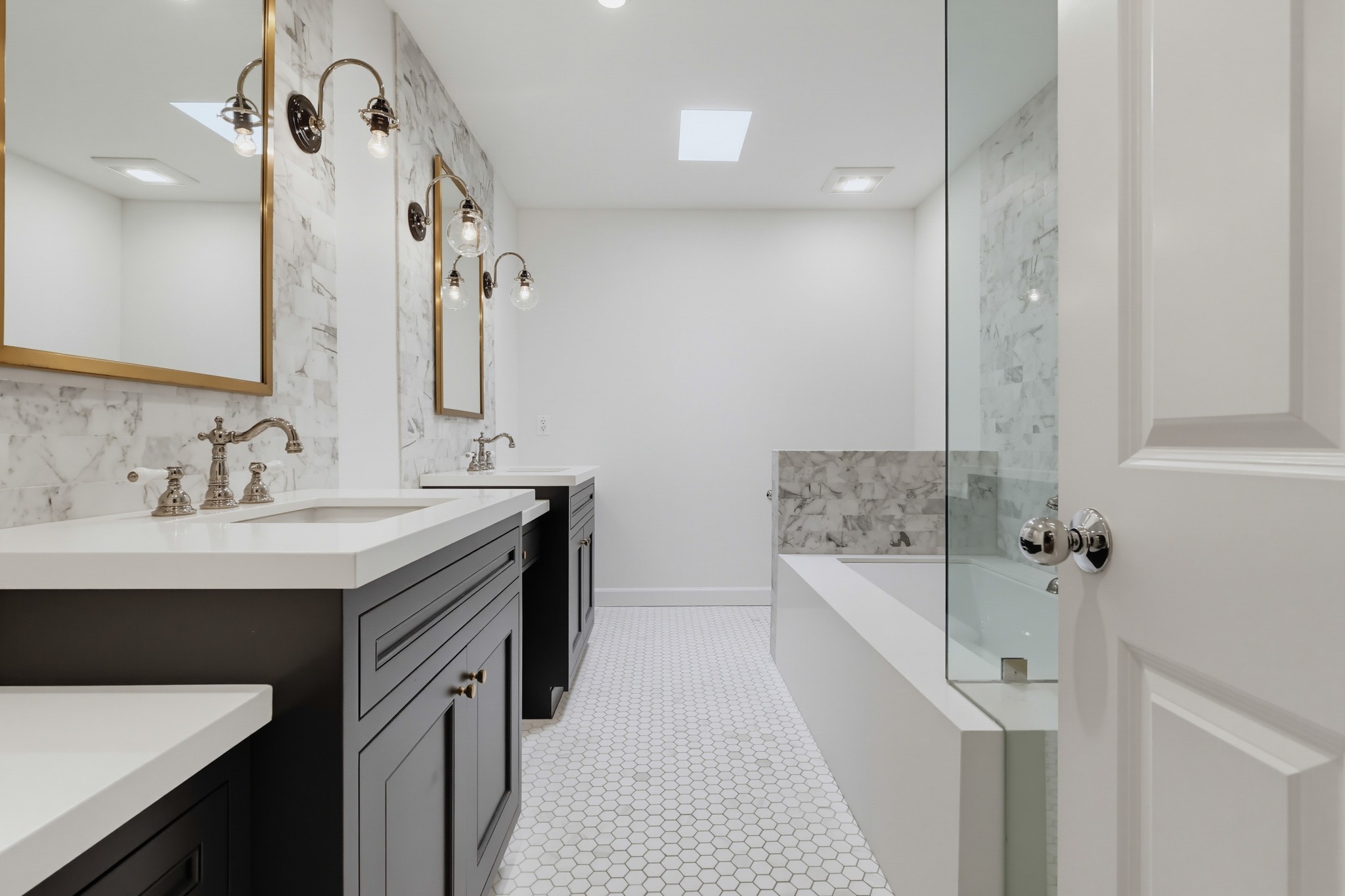 Virtual tour photo 44 of 62 for 949 Kings Rd Apt 308