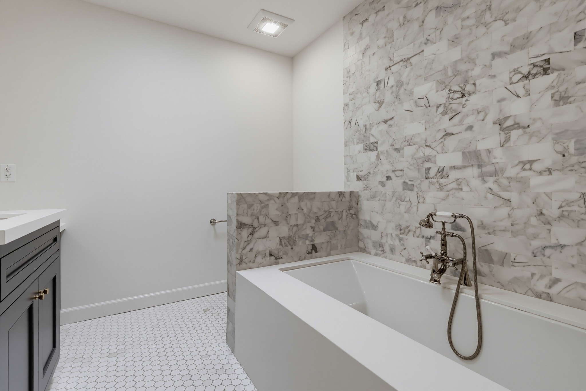 Virtual tour photo 45 of 62 for 949 Kings Rd Apt 308