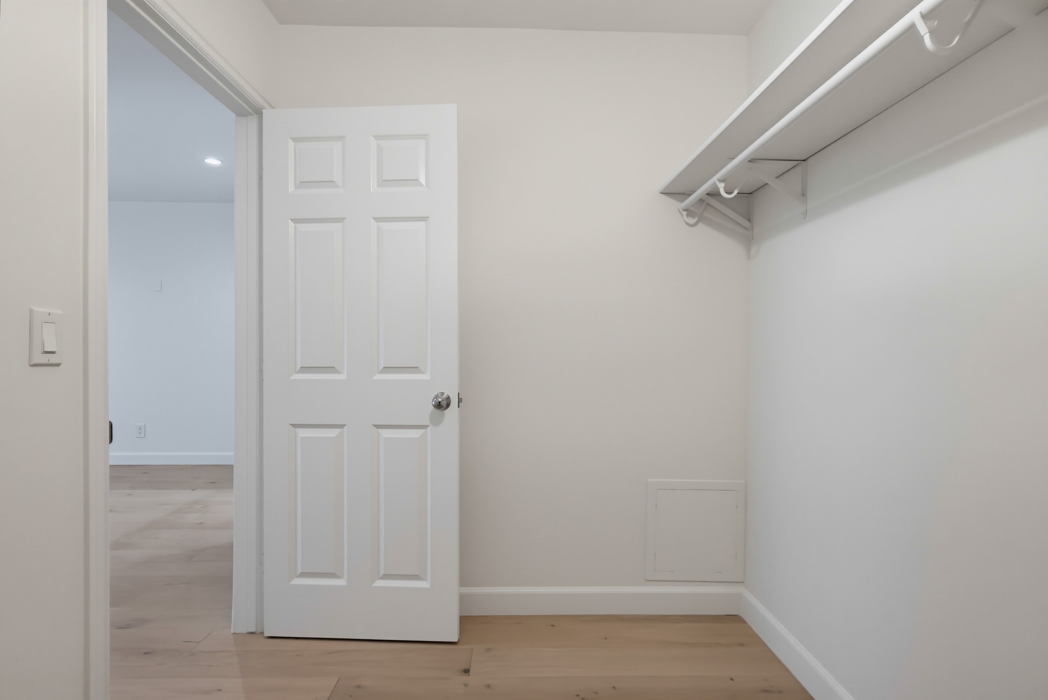 Virtual tour photo 53 of 62 for 949 Kings Rd Apt 308