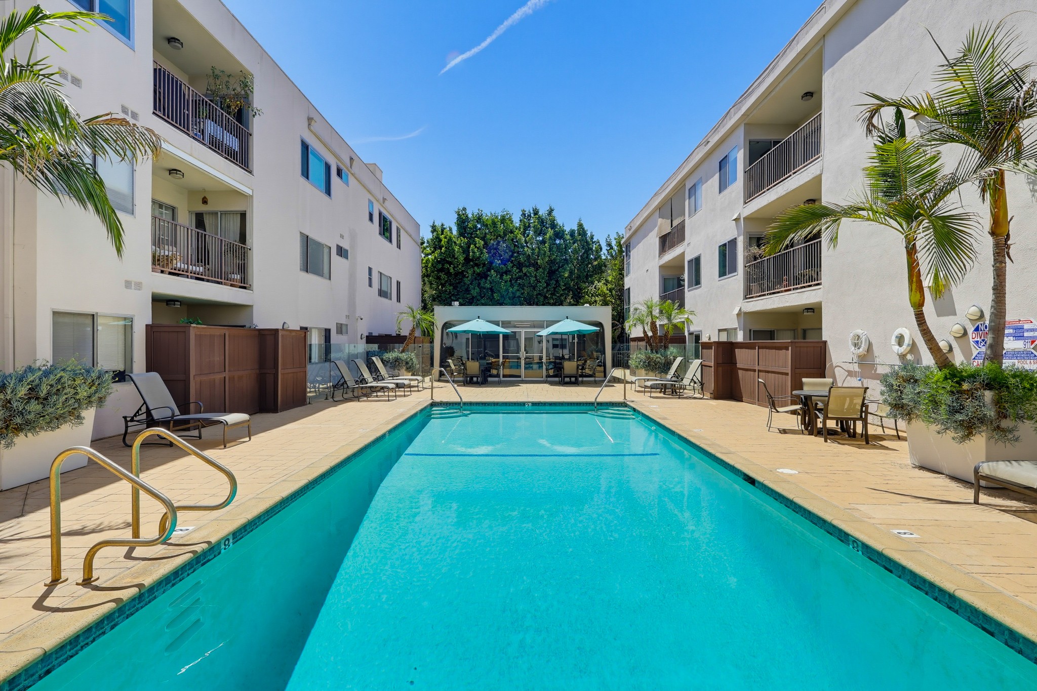 Virtual tour photo 56 of 62 for 949 Kings Rd Apt 308