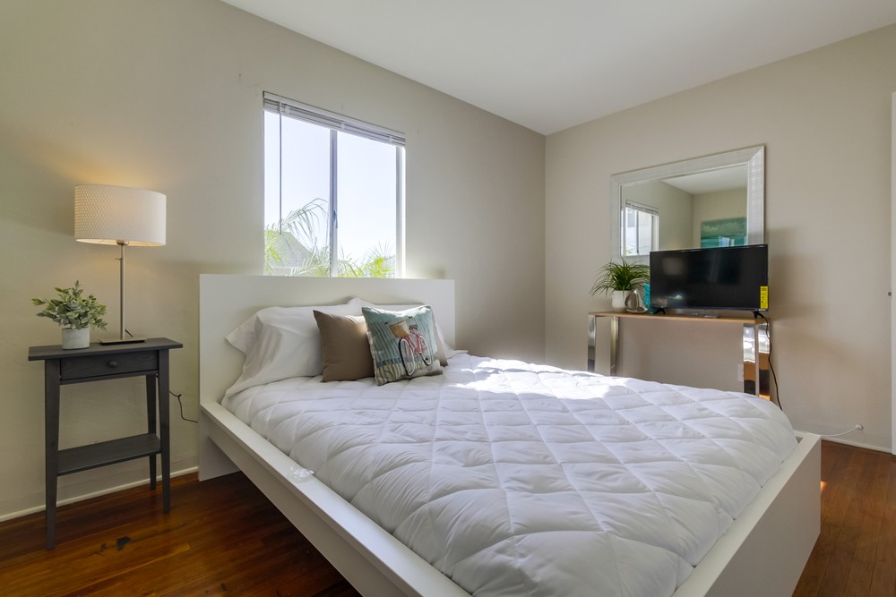 Virtual tour photo 24 of 28 for 950 Missouri St