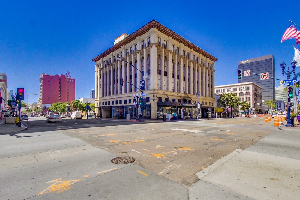 Virtual tour photo 1 of 38 for 950 Sixth Ave #542