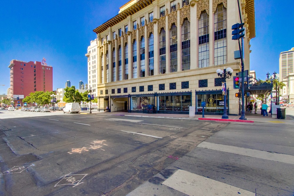 Virtual tour photo 3 of 38 for 950 Sixth Ave #542