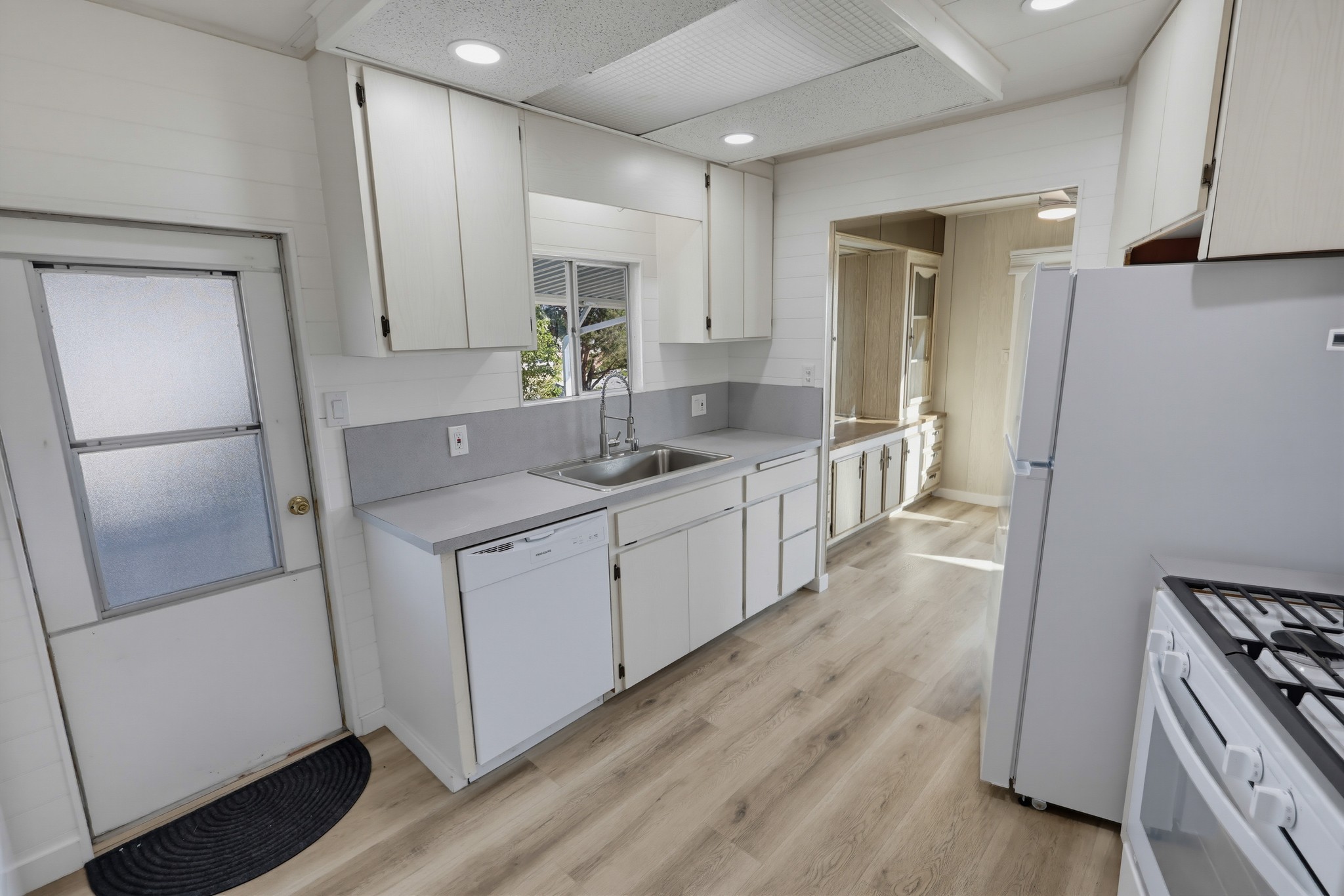 Virtual tour photo 25 of 60 for 9500 Harritt Rd Spc 108