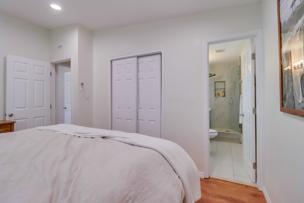 Virtual tour photo 21 of 68 for 951 14th St