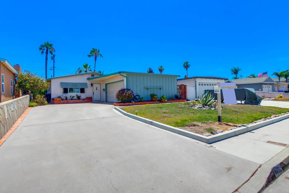 Virtual tour photo 1 of 50 for 951 Granger St