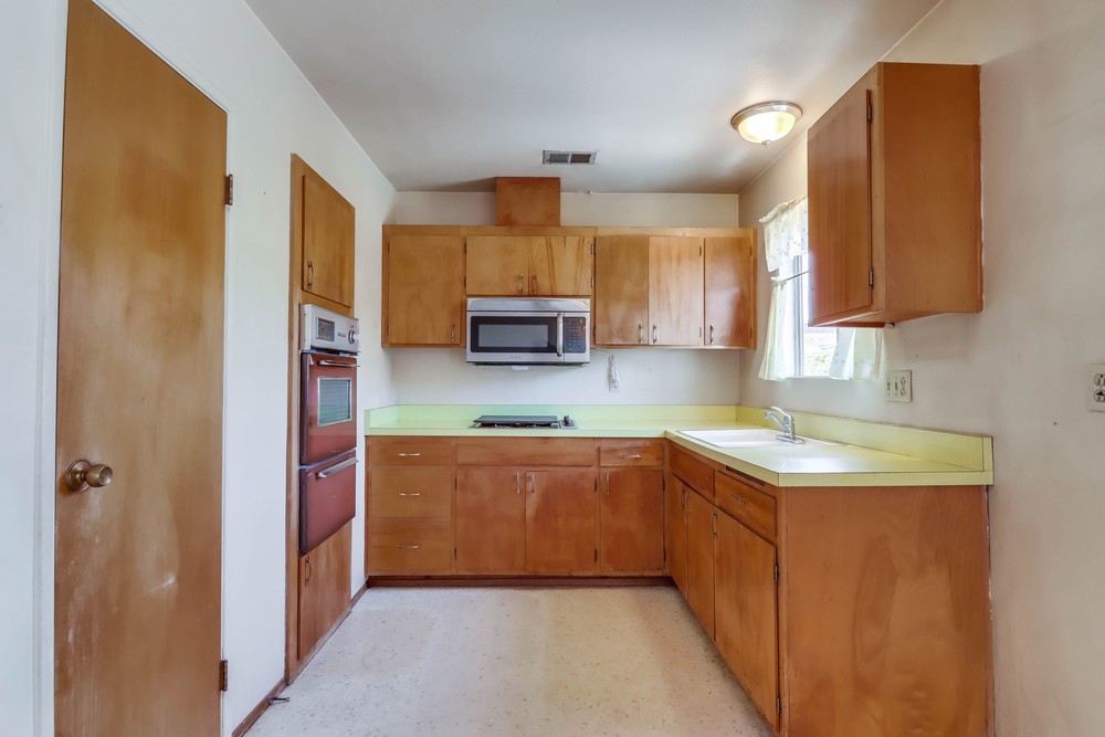 Virtual tour photo 15 of 50 for 951 Granger St