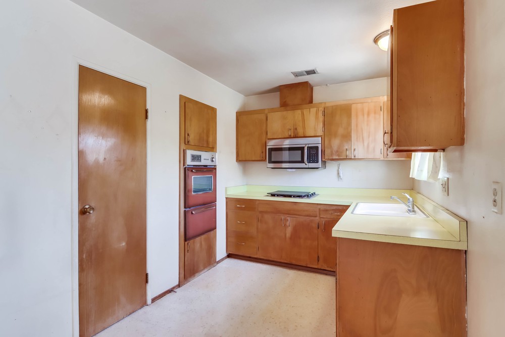 Virtual tour photo 17 of 50 for 951 Granger St