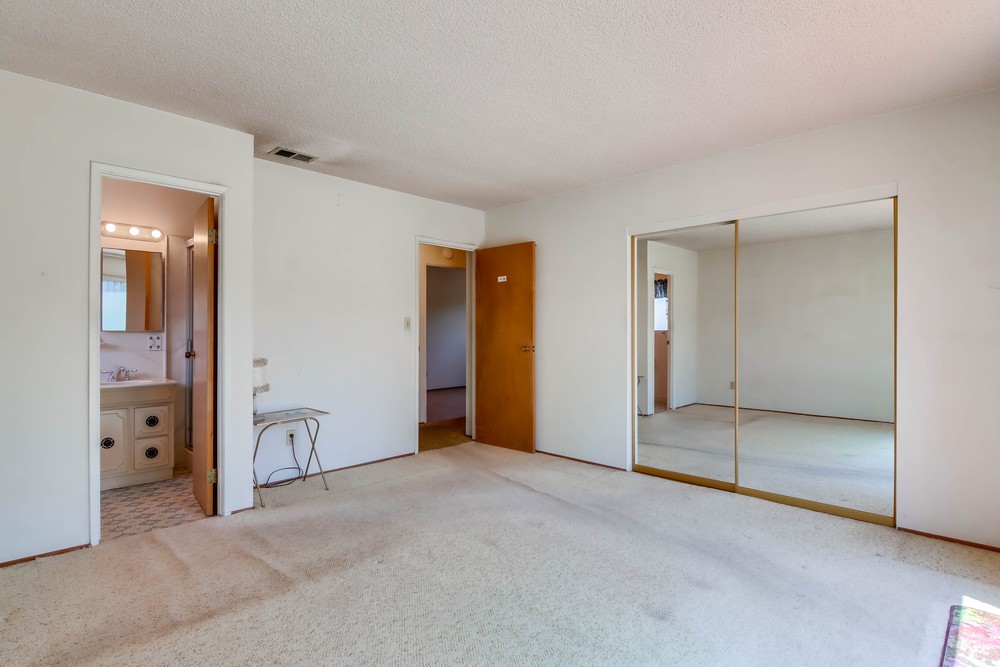 Virtual tour photo 25 of 50 for 951 Granger St