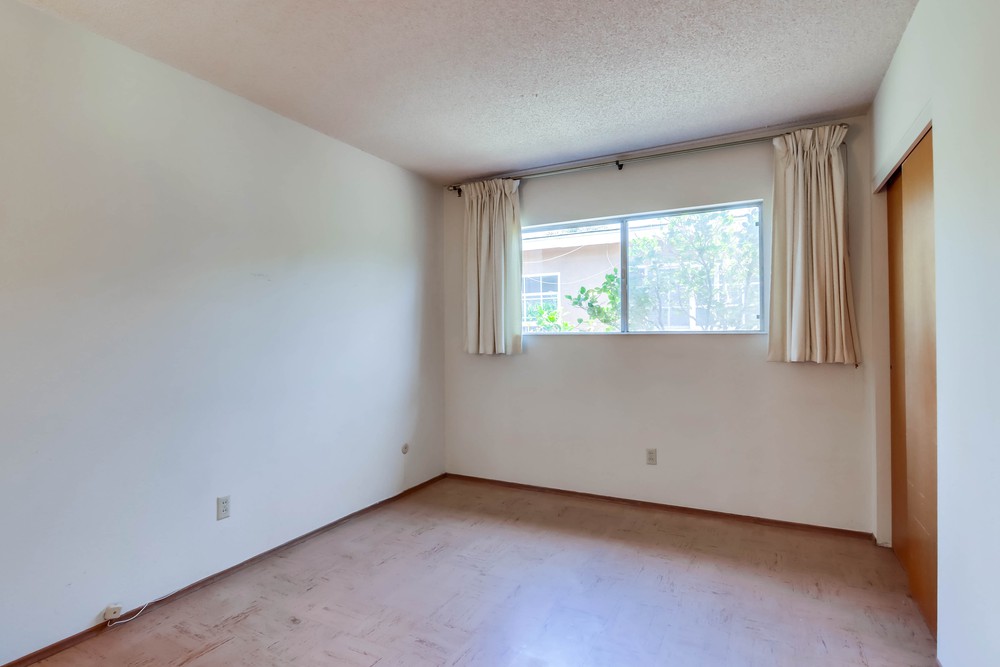 Virtual tour photo 28 of 50 for 951 Granger St