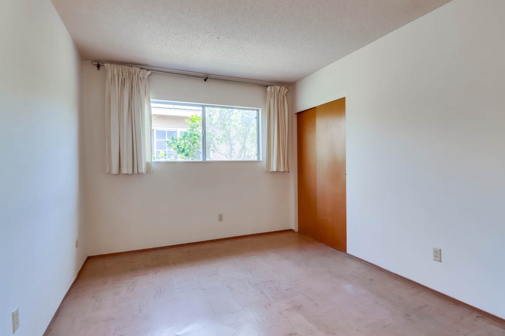 Virtual tour photo 29 of 50 for 951 Granger St