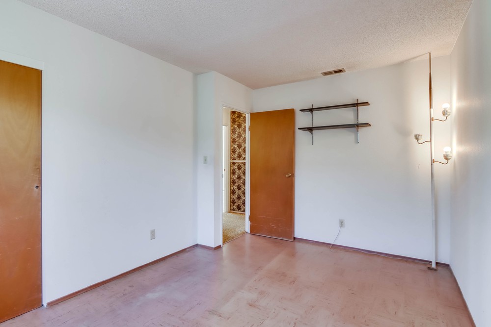 Virtual tour photo 30 of 50 for 951 Granger St