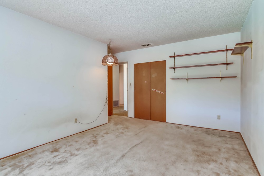Virtual tour photo 33 of 50 for 951 Granger St