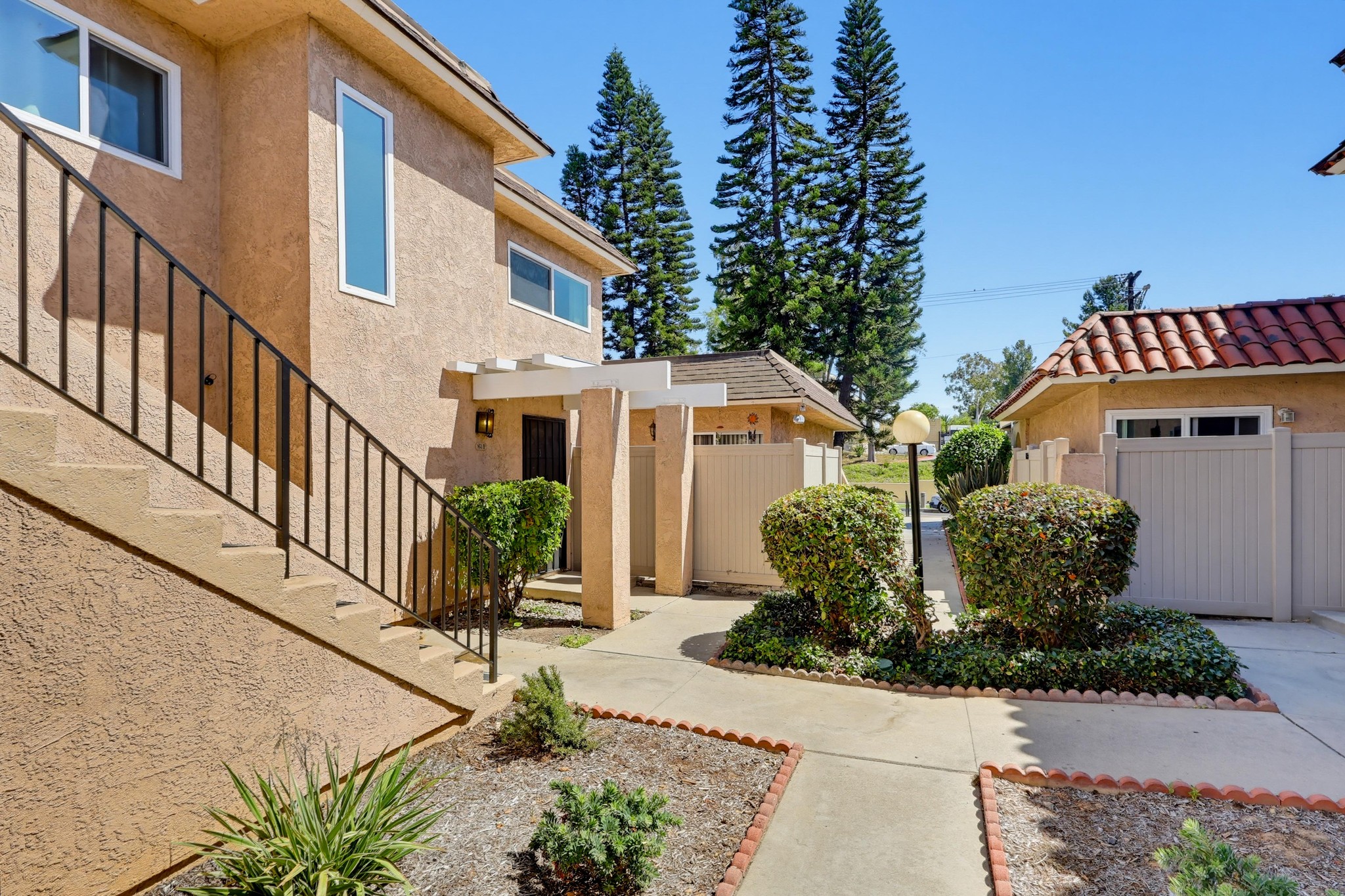 Virtual tour photo 6 of 76 for 951 Las Lomas Dr B