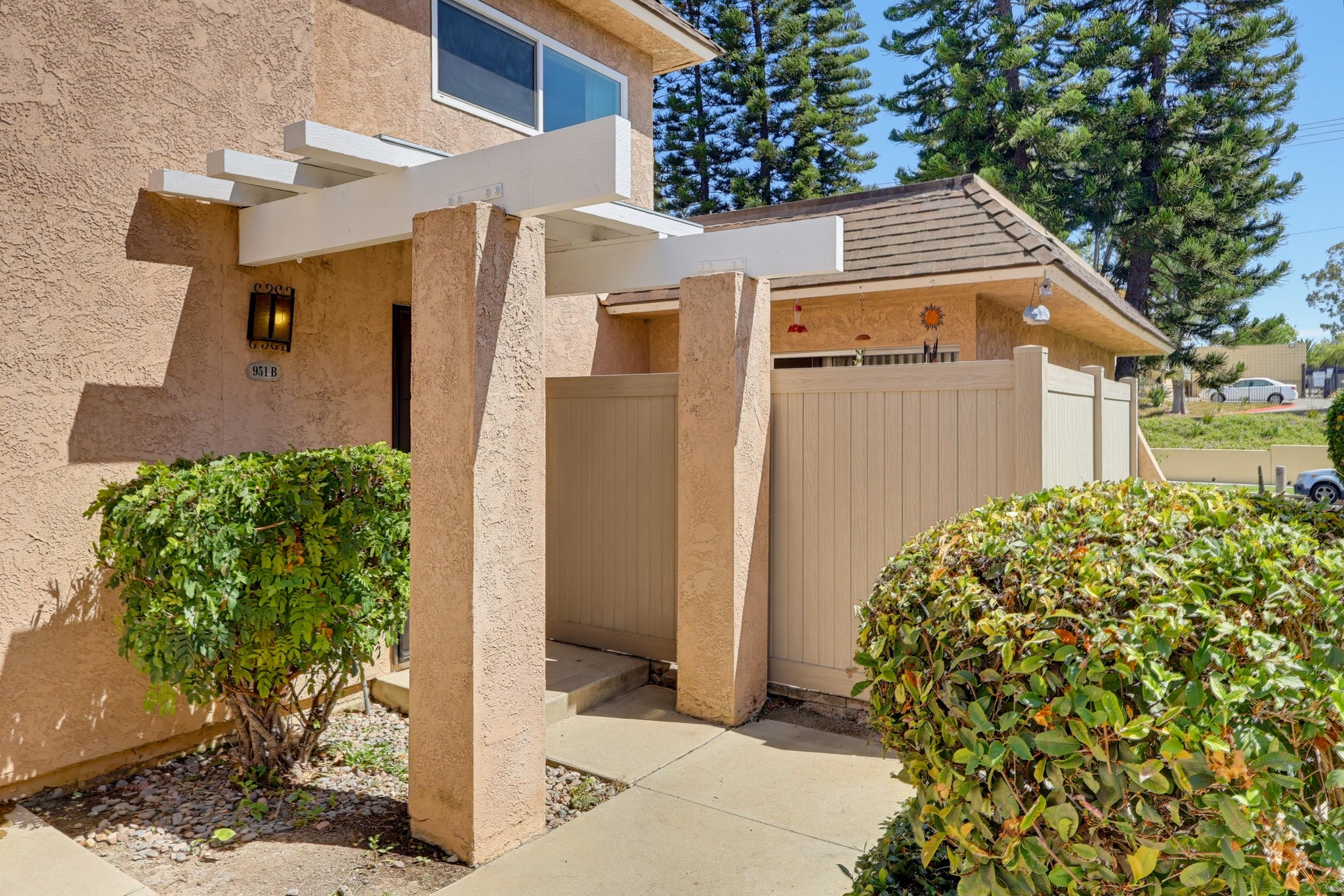 Virtual tour photo 7 of 76 for 951 Las Lomas Dr B