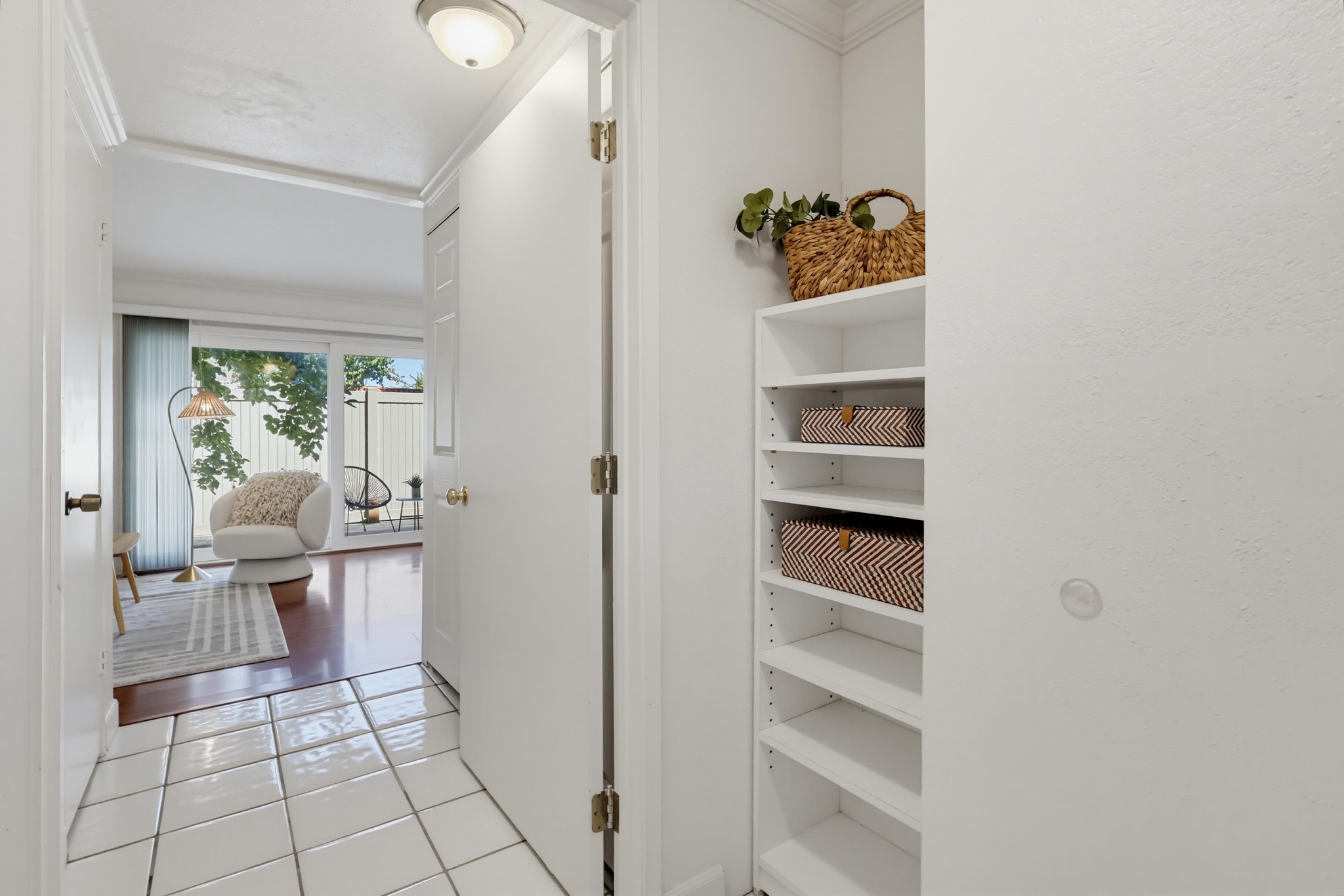 Virtual tour photo 12 of 76 for 951 Las Lomas Dr B