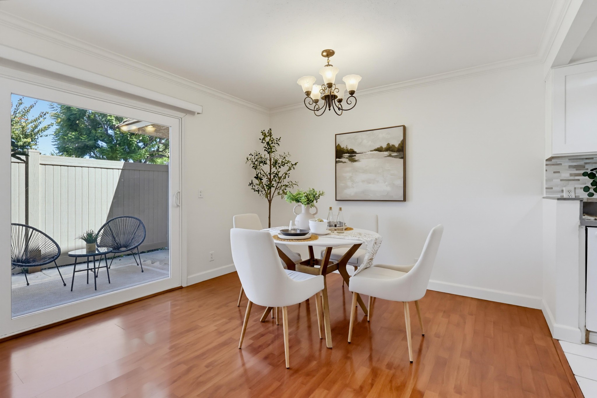 Virtual tour photo 21 of 76 for 951 Las Lomas Dr B