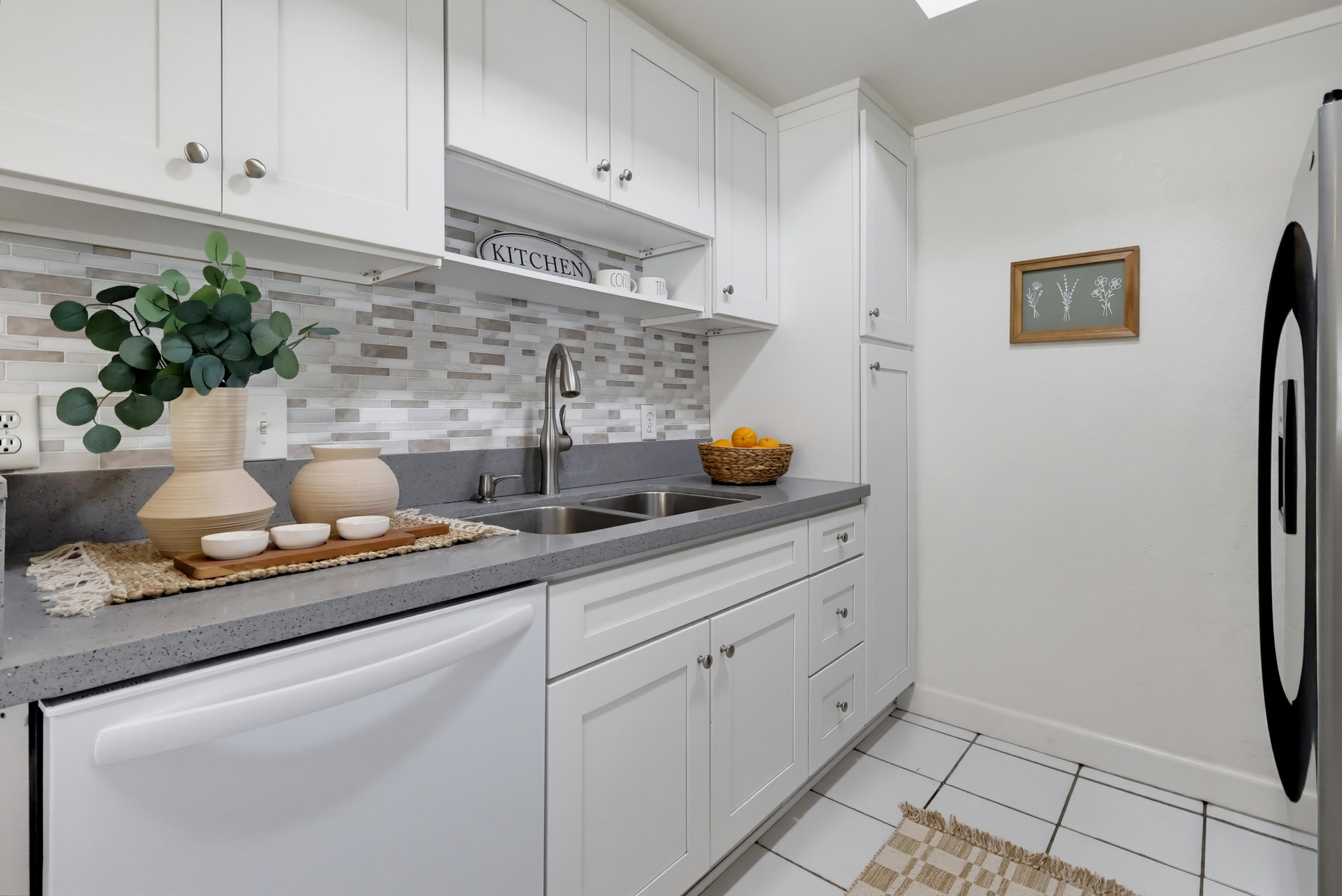 Virtual tour photo 31 of 76 for 951 Las Lomas Dr B
