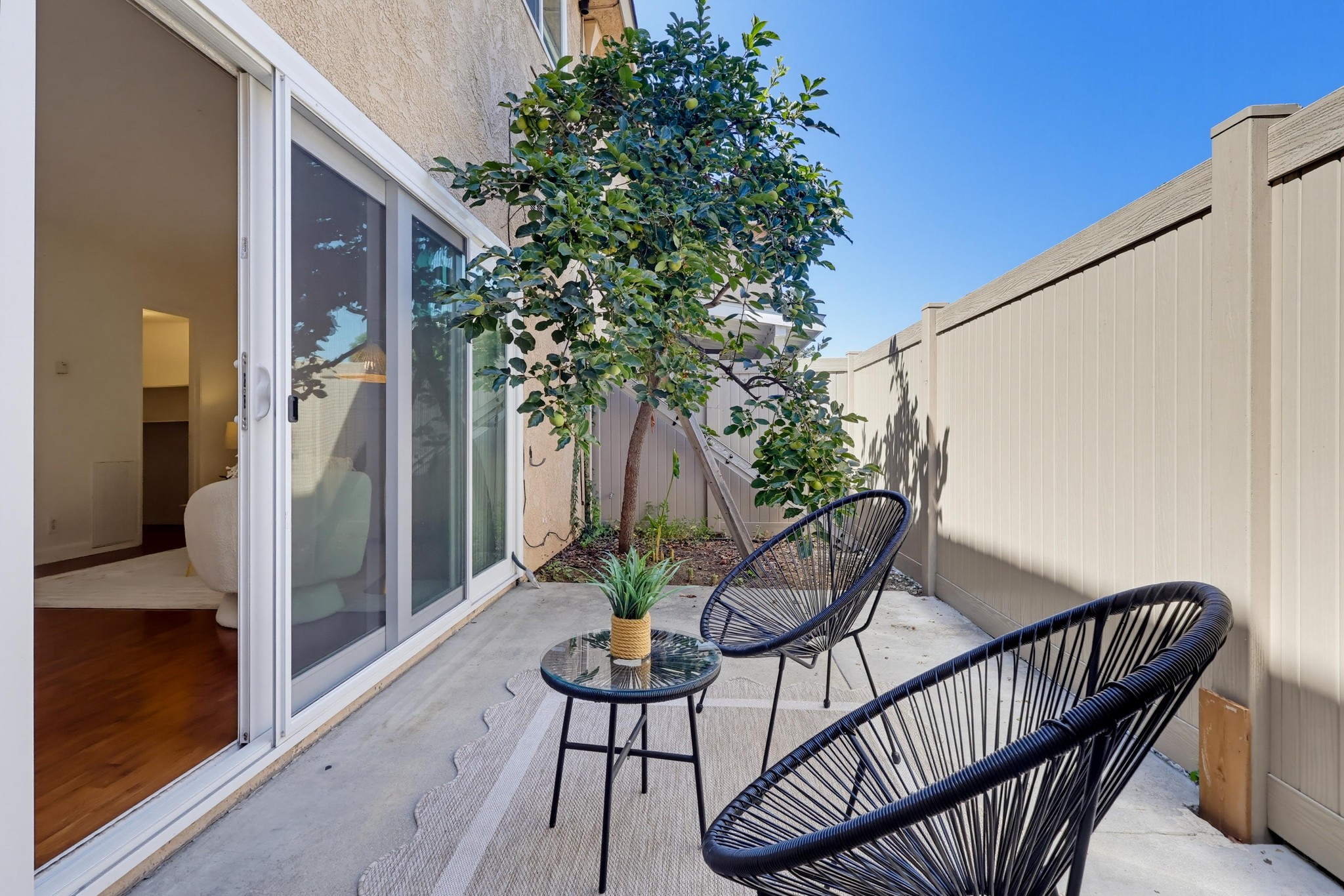 Virtual tour photo 40 of 76 for 951 Las Lomas Dr B