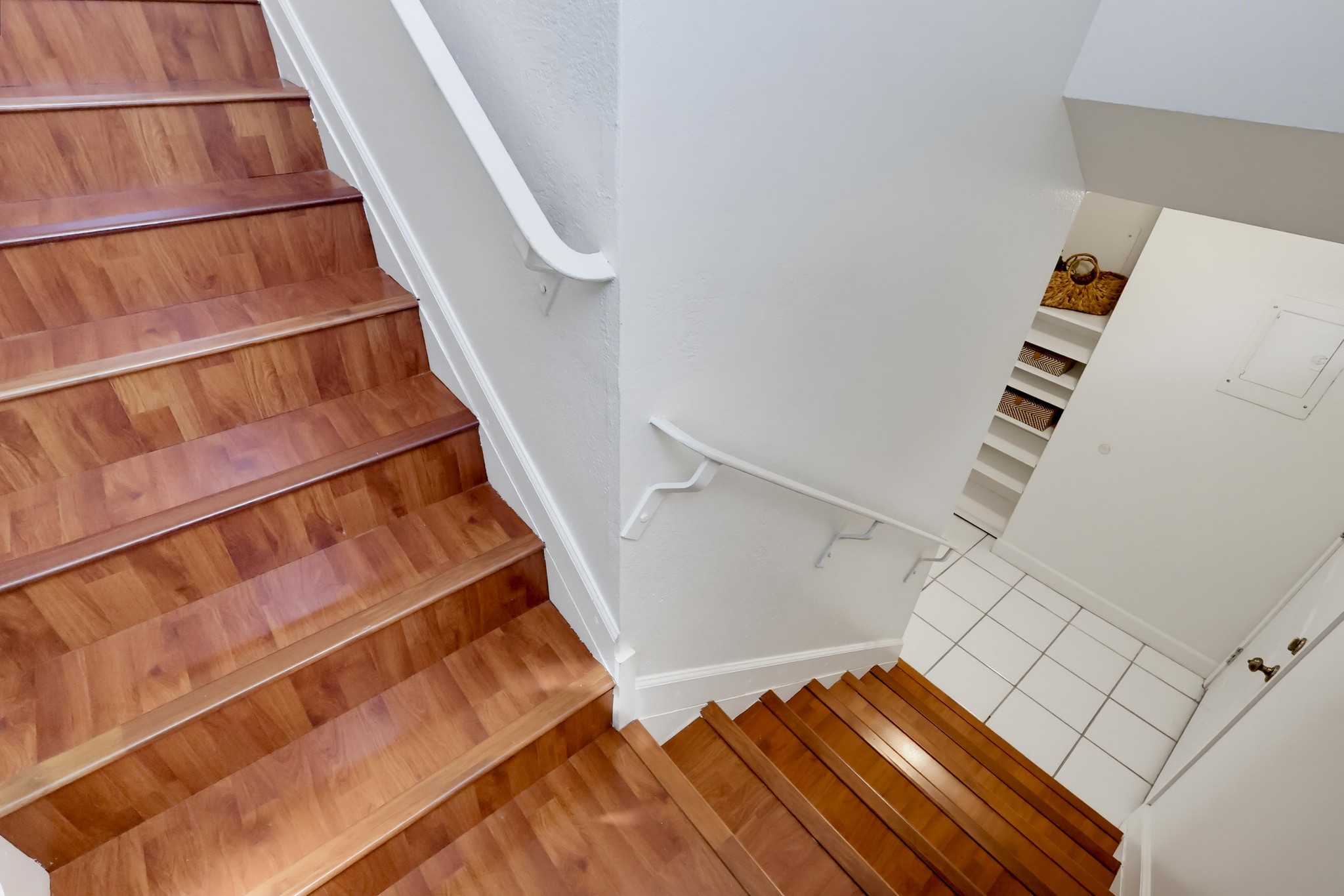 Virtual tour photo 45 of 76 for 951 Las Lomas Dr B